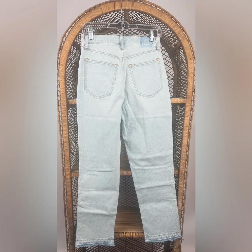 Abercrombie Ultra High Rise 90s Straight Jeans 28R NWT Raw Hem - Picture 9 of 10